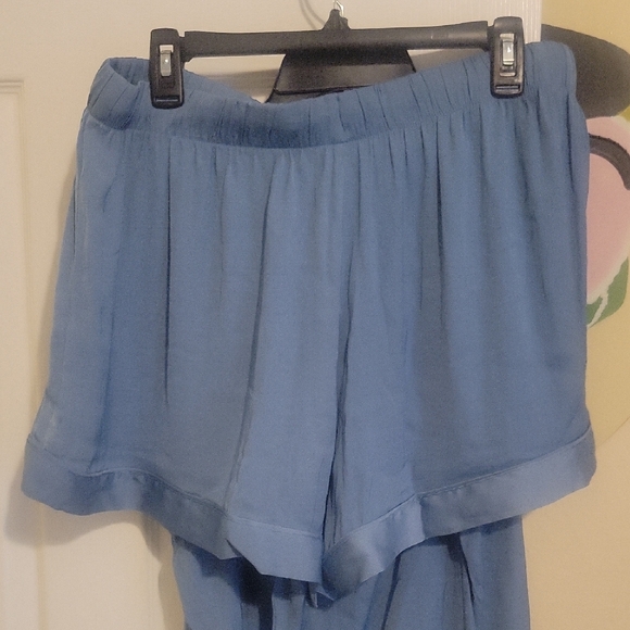 Ambrielle 2pc SzXL Grey,blue PJ set. Top spagetti strap & shorts elastic waist - Picture 6 of 6